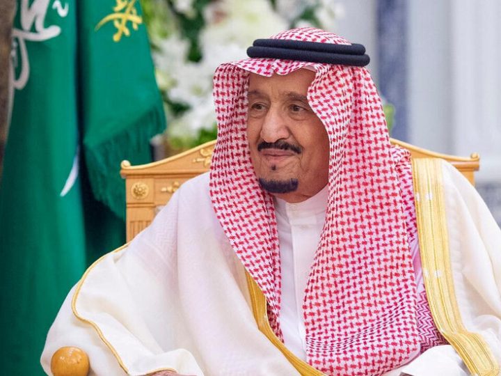 العاهل السعودي يخضع لفحوص طبية