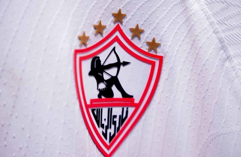 مشجع وحيد يحضر مباراة الزمالك.. ورد فعل من جون إدوارد (فيديو)