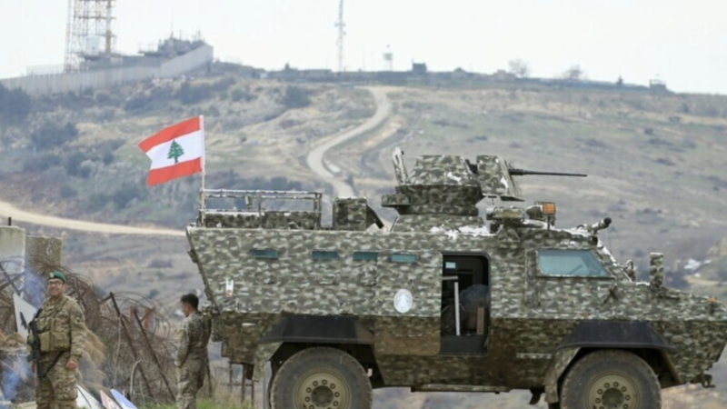 الجيش اللبناني ينفي خبر اعتقال سوري بتهمة المساعدة على تمويل مقاتلين موالين للأسد