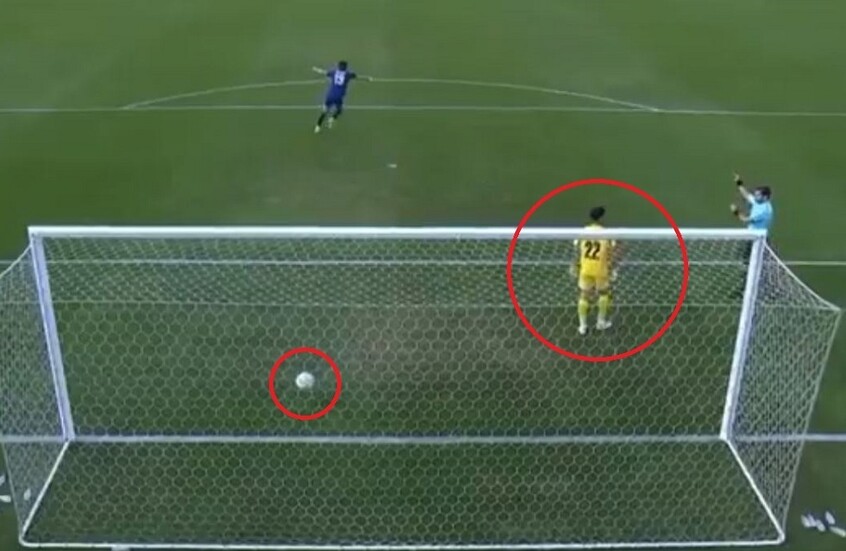 “طارت في الهواء”.. حارس مرمى الأردن يتفاجأ بهدف غريب بعد تصديه لركلة ترجيحية  (فيديو)