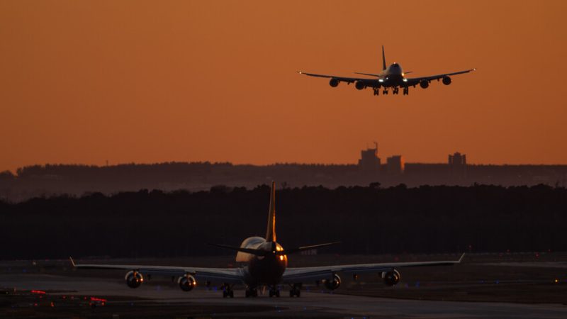 وكالة سلامة الطيران الأوروبية توصي بتجنب المجال الجوي الإيراني