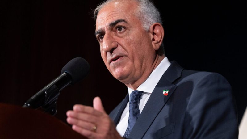 نجل الشاه يحث ترامب على ضرب إيران الآن