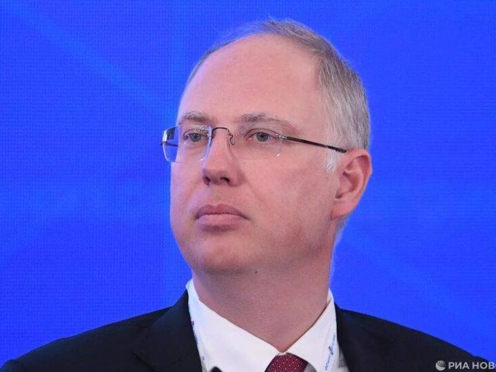 دميترييف يتوقع “استسلام أوروبا”: واشنطن ستحصل على غرينلاند والوحدة الأطلسية ستعود