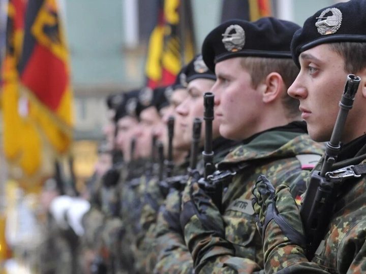 تحليل لـ RT: الانسحاب الألماني من غرينلاند يؤشر إلى فشل الرد الأوروبي على ترامب