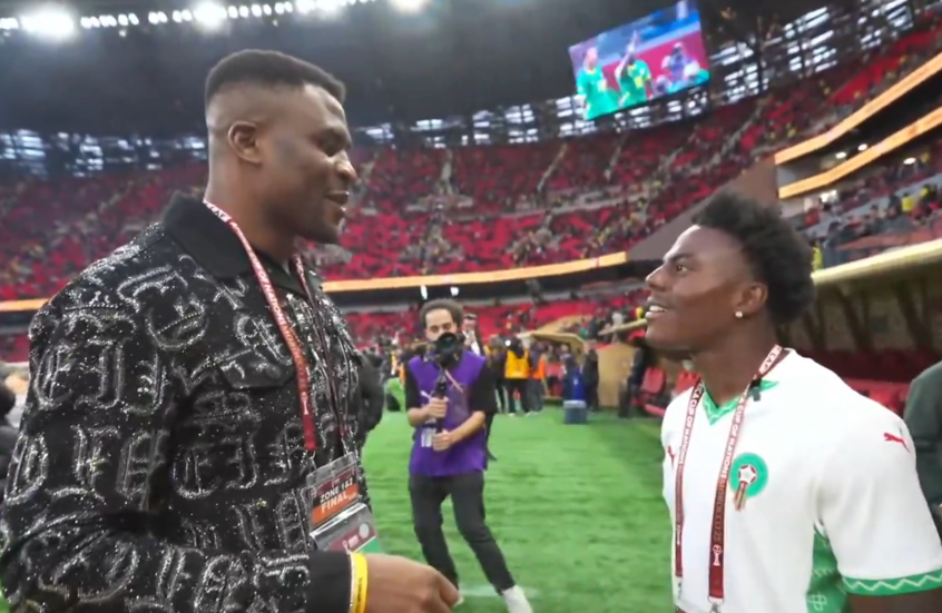 أسطورة “UFC” نغانو يطرح اليوتيوبر العالمي “سبيد” أرضا بضربة واحدة في نهائي كأس أمم أفريقيا (فيديو)