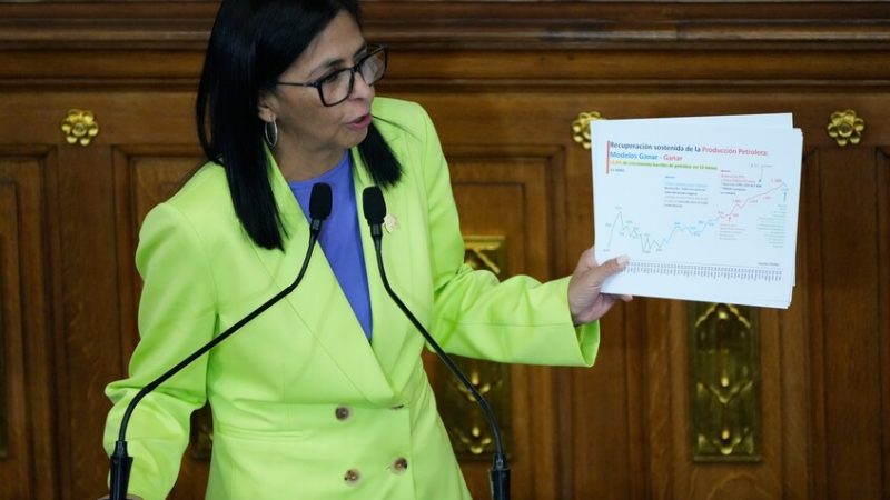 الرئيسة الفنزويلية المؤقتة: سنقوم بتطوير القطاع النفطي