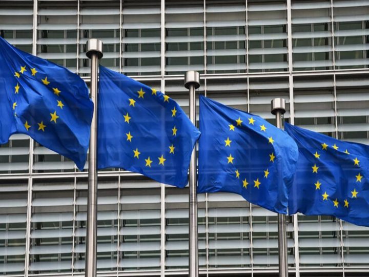 “بلومبيرغ”: الاتحاد الأوروبي يسعى لحل دبلوماسي في غرينلاند