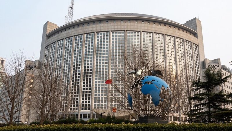 بكين تطالب واشنطن بعدم تضخيم “التهديد الصيني” لتبرير غاياتها في غرينلاند