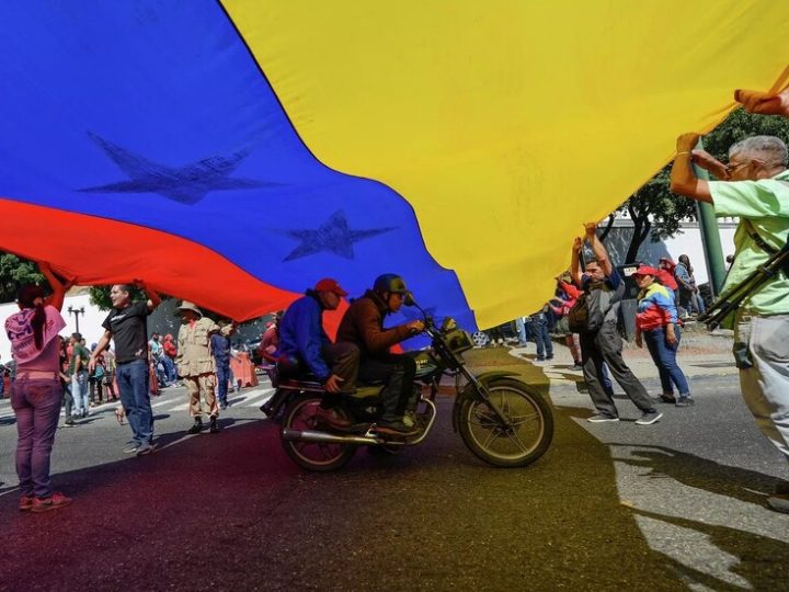 مسؤول أمريكي: نحن في “حرب نشطة” مع فنزويلا للسيطرة على نفطها