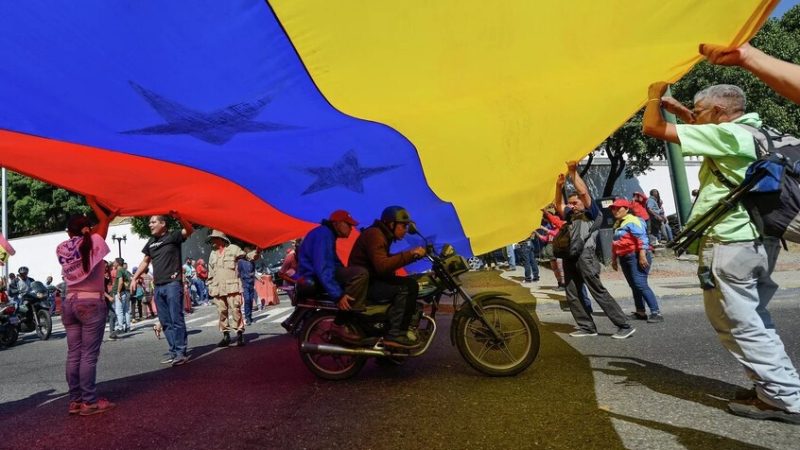 مسؤول أمريكي: نحن في “حرب نشطة” مع فنزويلا للسيطرة على نفطها