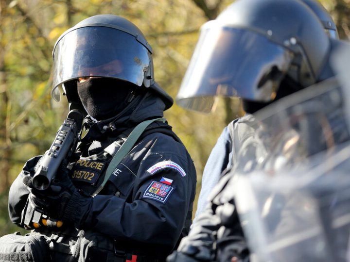 مقتل شخص وإصابة 4 في إطلاق نار عند مجلس بلدي في التشيك