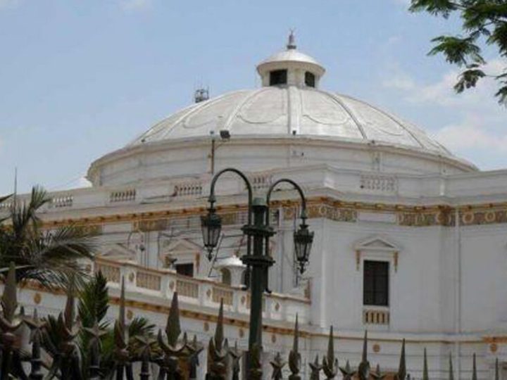 نائب مصري يشعل أزمة بمخالفة دستورية تحت قبة البرلمان