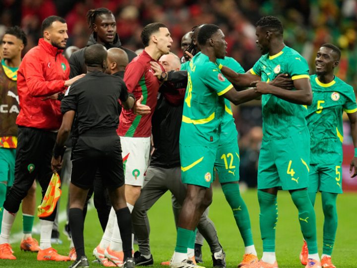 وفقا للوائح “الكاف”.. السنغال خرقت قانونا كان يستوجب إعلان خسارتها تلقائيا