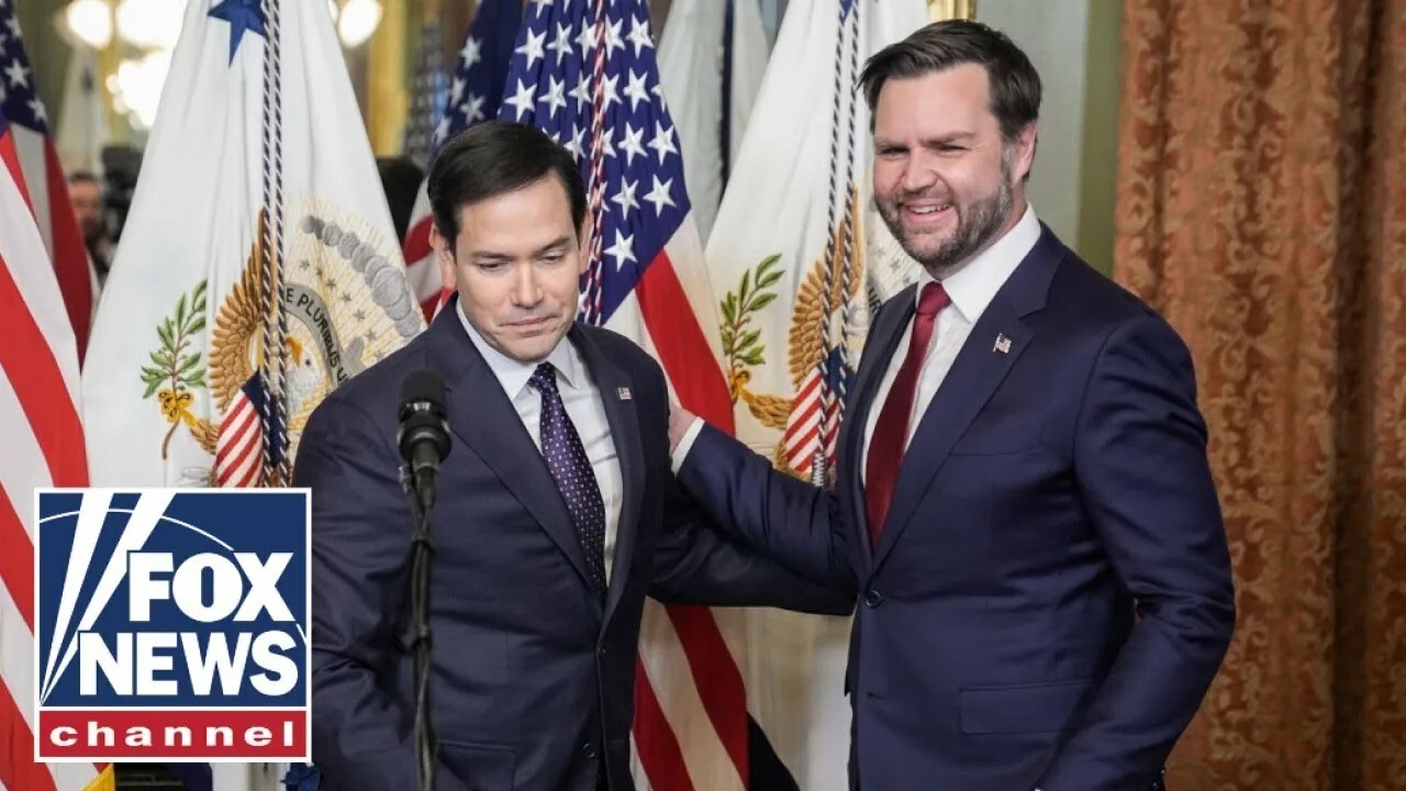 روبيو وفانس وأربعة أزواج من أحذية ترامب!