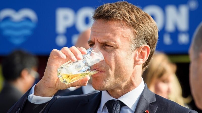 ترامب يهدد ماكرون برسوم طائلة إن لم يقبل الانضمام إلى مجلس السلام في غزة