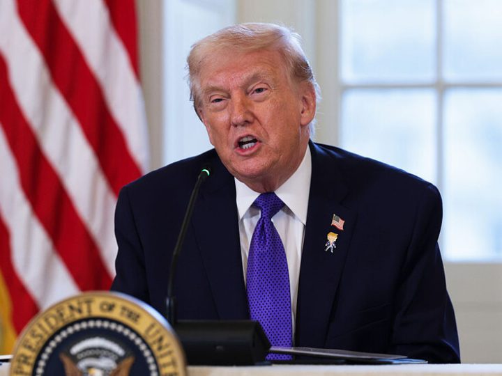 ترامب يتهم بريطانيا بارتكاب “حماقة كبرى” بتسليمها جزر تشاغوس إلى موريشيوس