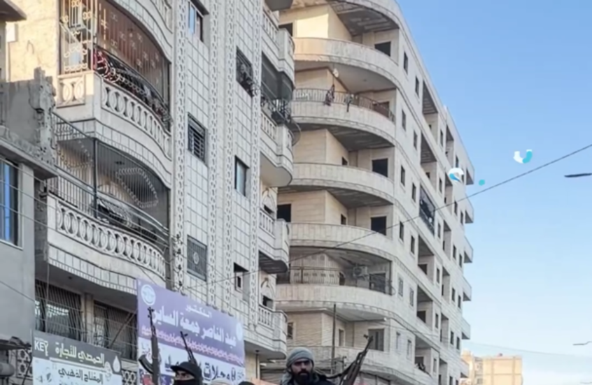 سوريا.. الأمن الداخلي ينتشر في شوارع الرقة لتأمين المنطقة وحماية الممتلكات  “فيديو”