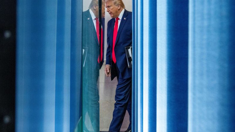 ترامب يرفض المشاركة في اجتماع لـ”السبع” بباريس ويشكك في استقرار حكم ماكرون