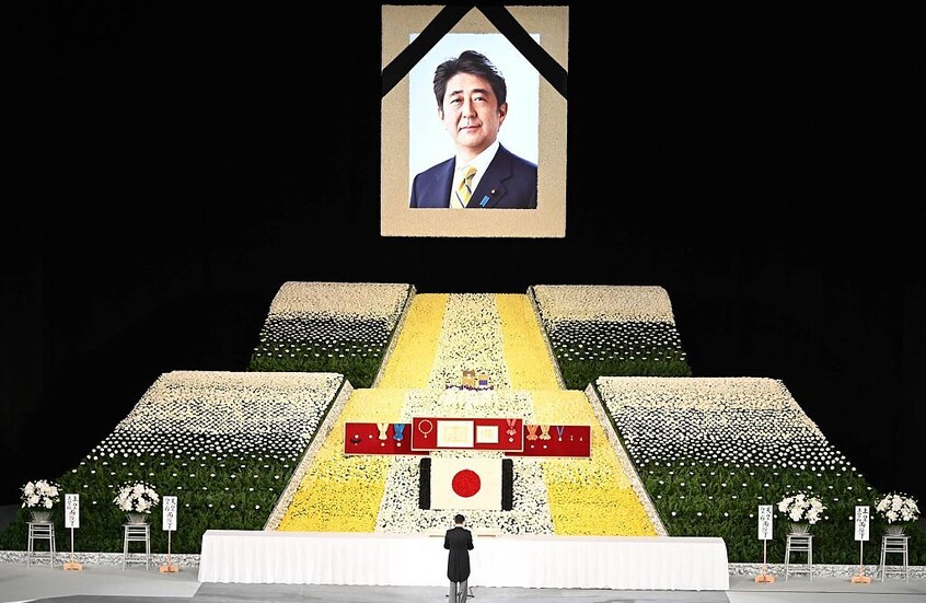 محكمة يابانية تقضي بالسجن المؤبد على قاتل شينزو آبي