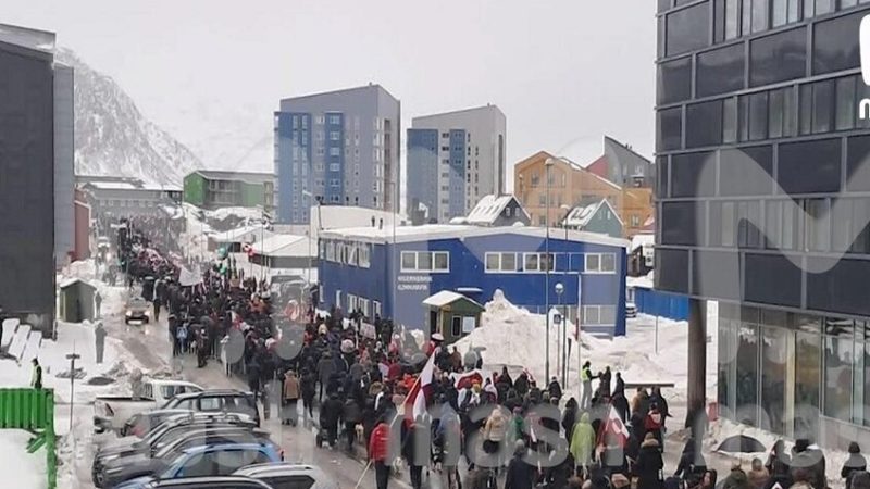 مهاجرون روس في غرينلاند ينضمون إلى احتجاجات محلية ضد مساعي ترامب لضم الجزيرة