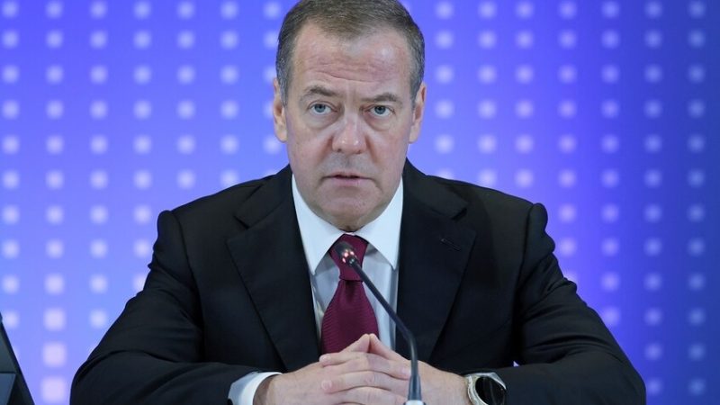 مدفيديف: ترامب يحث الخطى لضم غرينلاند وتسطير اسمه بأحرف من ذهب في التاريخ