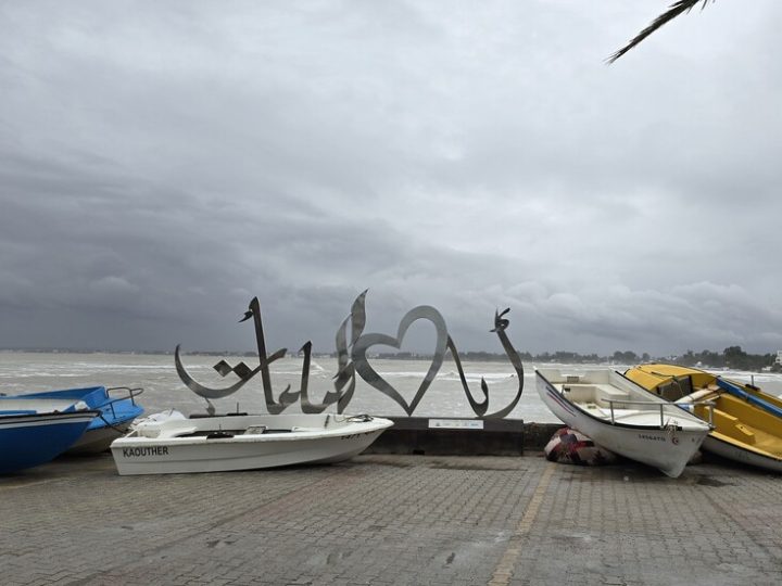 RT ترصد أضرار الفيضانات في إحدى أشهر المدن السياحية التونسية (فيديو)