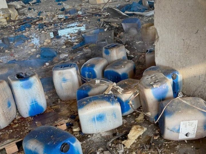 بالصور.. الدفاع السورية تكشف تفاصيل انفجار مستودع الأسلحة في اليعربية ودور “قسد”