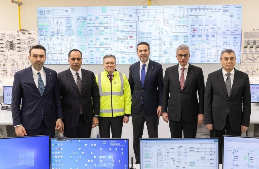 مدير “روساتوم” الروسية ووزير الطاقة التركي يزوران محطة “أكويو” النووية