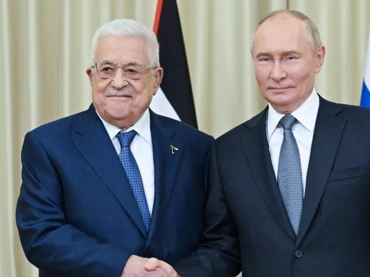 محمود عباس يصل موسكو للقاء الرئيس الروسي