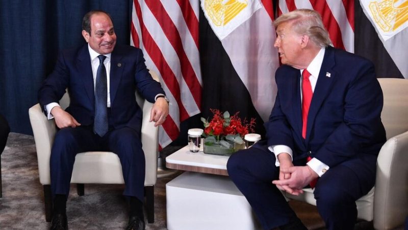 ترامب يمازح الرئيس المصري بسبب لغته الإنجليزية