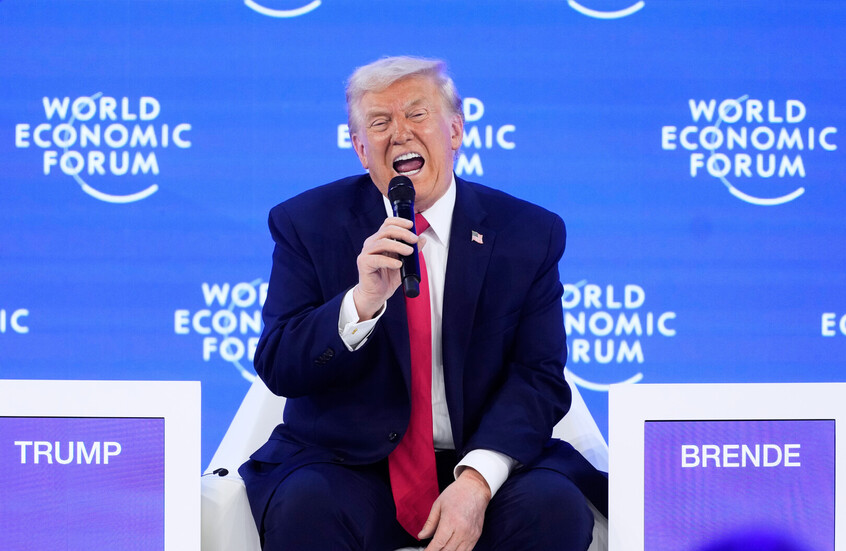 ترامب يصف نفسه بـ”الديكتاتور” ويقول إن الديكتاتورية “مطلوبة أحيانا”