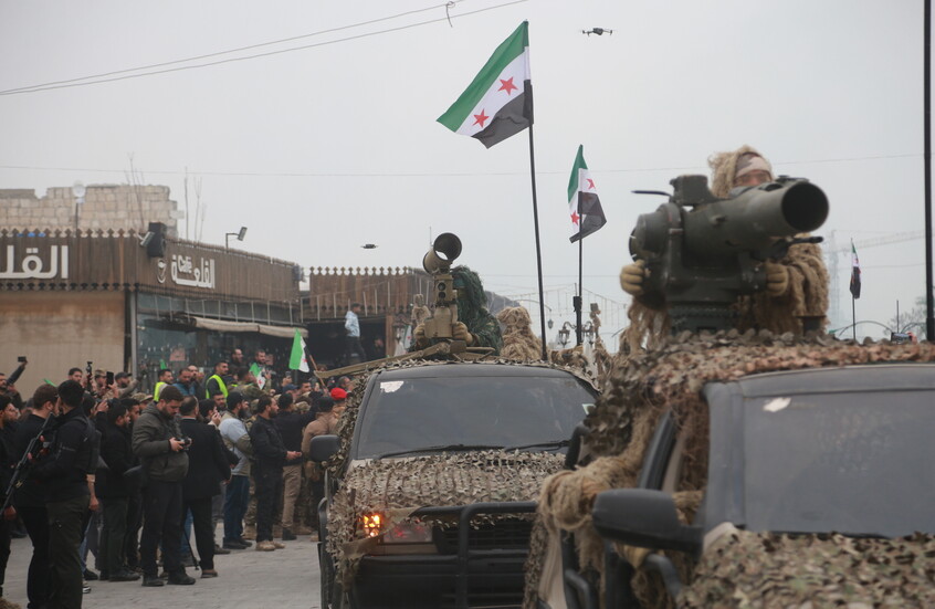 “رويترز”: كيف انتزع الشرع السيطرة على مناطق من الأكراد مع إبقاء أمريكا في صفه؟