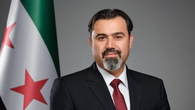 مذيع يشكك في أن يكون وزير التربية السوري كرديا (فيديو)