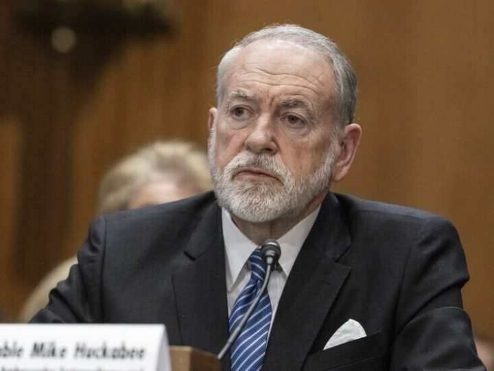 هاكابي: الضربة الأمريكية على إيران أجلت ولم تلغ