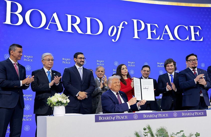 ترامب يطلق “مجلس السلام” ويعد بإنهاء الحروب في الشرق الأوسط (فيديوهات)