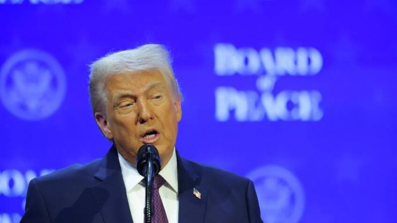 ترامب من دافوس: إيران تريد التفاوض وفنزويلا تفتح أبوابها لشركات النفط الأمريكية