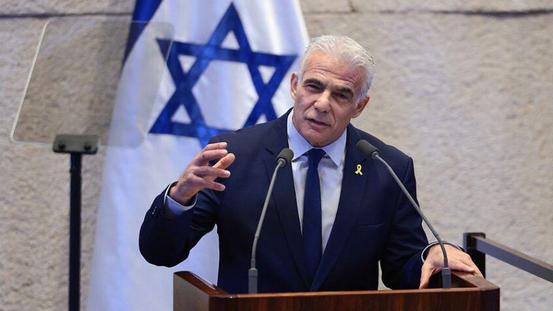 لابيد:  تحولنا إلى أداة هامشية في غزة