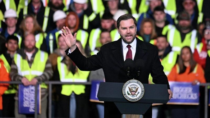 فانس: إنهاء النزاع في أوكرانيا يخدم مصالح الولايات المتحدة ويعد إنجازا صعبا