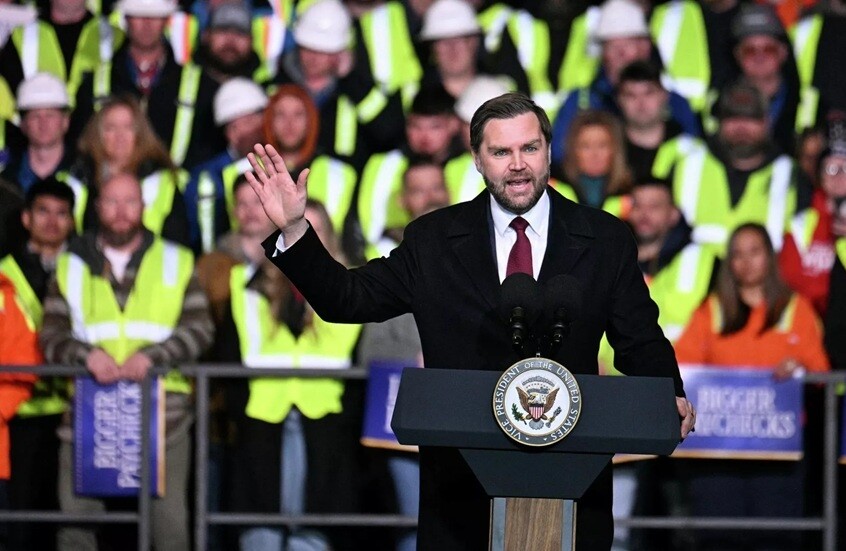 فانس: إنهاء النزاع في أوكرانيا يخدم مصالح الولايات المتحدة ويعد إنجازا صعبا