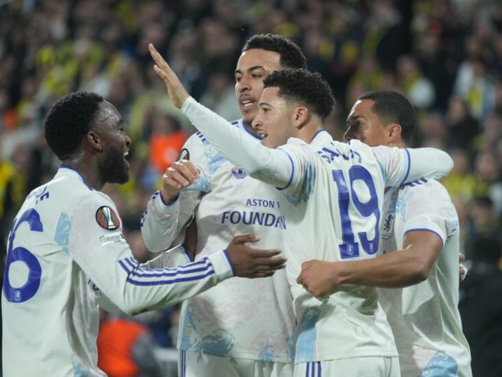 ليون وأستون فيلا يتربعان على قمة الدوري الأوروبي