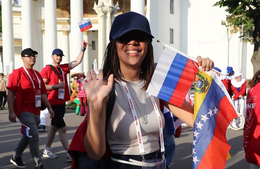 وزير خارجية فنزويلا: كاركاس وموسكو تسعيان للتعاون الاستراتيجي