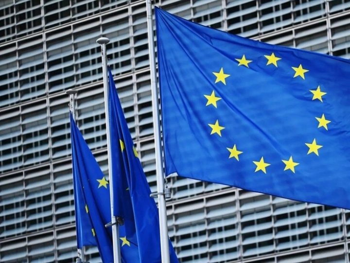 رئيس وزراء سلوفاكيا يشبّه الاتحاد الأوروبي بـ”مركز تدليك” ويدعو لتغيير قيادته