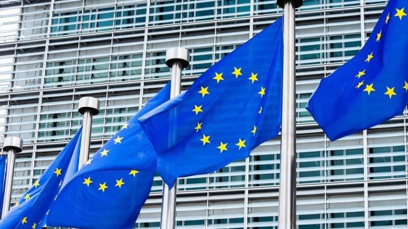 “بوليتيكو”: قادة الاتحاد الأوروبي يفهمون أن النظام العالمي القديم انتهى