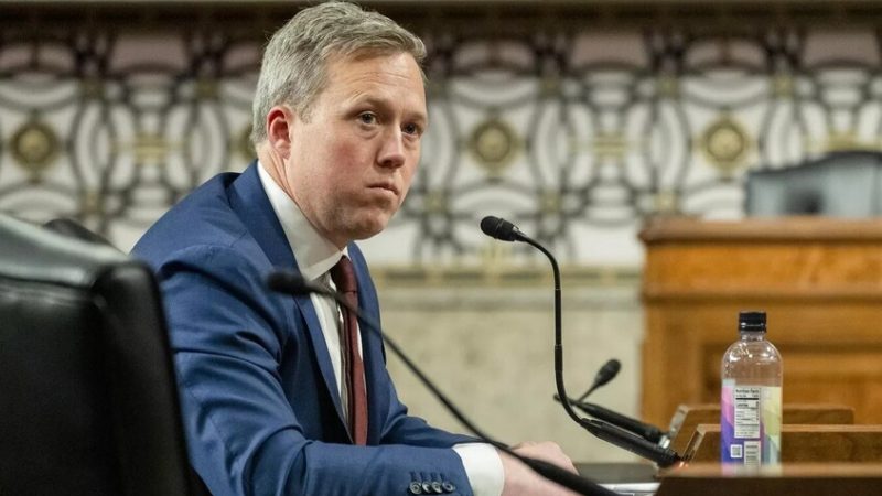 “أكسيوس”: وزير الجيش الأمريكي سيشارك في محادثات أبو ظبي اليوم