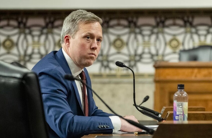 “أكسيوس”: وزير الجيش الأمريكي سيشارك في محادثات أبو ظبي اليوم