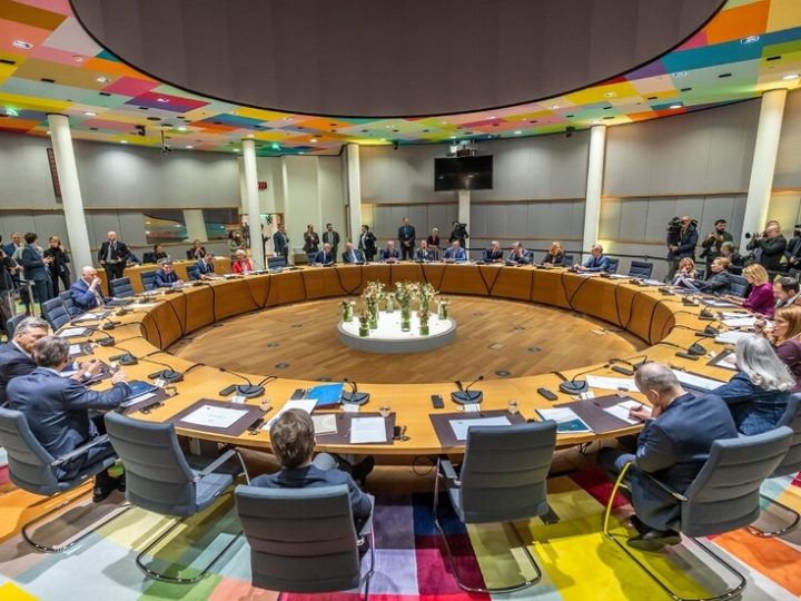 “يوراكتيف”: جلسة “علاج جماعي” لقادة الاتحاد الأوروبي في بروكسل