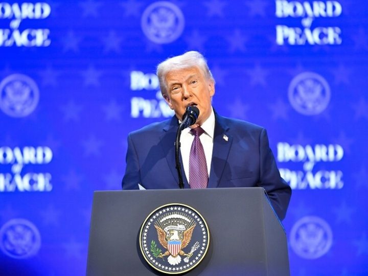 ترامب يقيّم نتائج رحلته “الرائعة” إلى دافوس