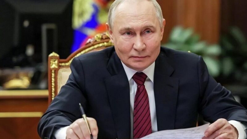 بوتين: روسيا تعزز قوتها في بناء كاسحات الجليد النووية وتواصل استكشاف القطب الشمالي