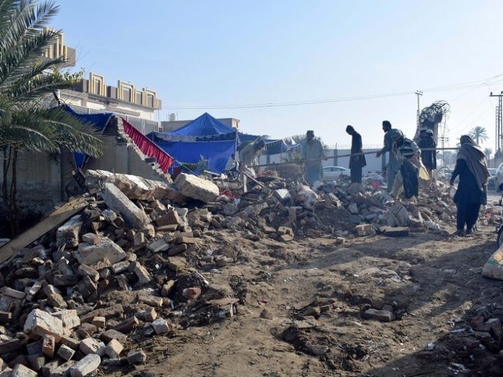 مقتل 7 أشخاص في تفجير انتحاري بحفل زفاف في باكستان (فيديو)