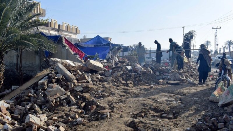 مقتل 7 أشخاص في تفجير انتحاري بحفل زفاف في باكستان (فيديو)